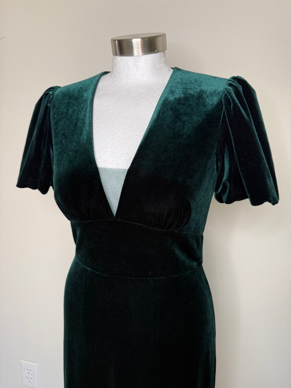 Gianni Bini Emerald Green Velvet Midi Dress